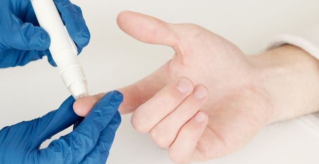 Proses kerusakan jaringan ginjal akibat kadar gula darah tinggi pada penderita diabetes dan ginjal