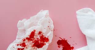 Perbedaan urin normal dan urin berdarah serta penjelasan kondisi urin berdarah dan ginjal