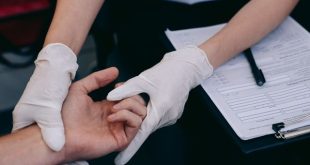 pemeriksaan stroke ct scan mri perbedaan
