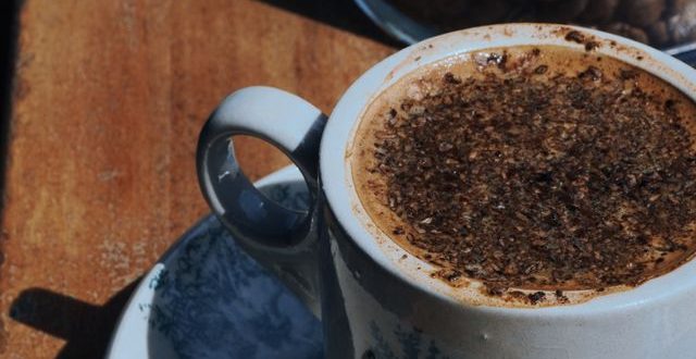 Minuman teh dan kopi serta penjelasan kandungan kafein dan pengaruh kopi dan ginjal