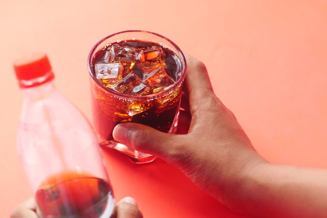 minuman bersoda memicu asam urat