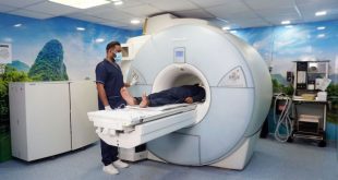 alat pemeriksaan pencitraan diagnosa kanker untuk melihat ukuran dan lokasi jaringan ganas