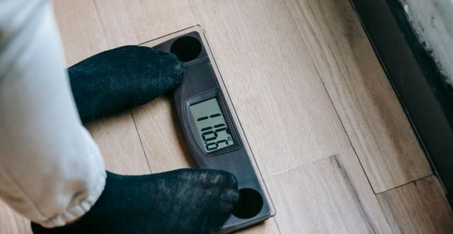 pengaruh kelebihan berat badan sehingga kadar kolesterol dan trigliserida ikut naik