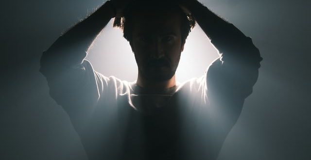 Tekanan batin yang terus-menerus ternyata hubungan stres dengan kolesterol saling berkaitan dan memperberat risiko penyumbatan pembuluh darah.
