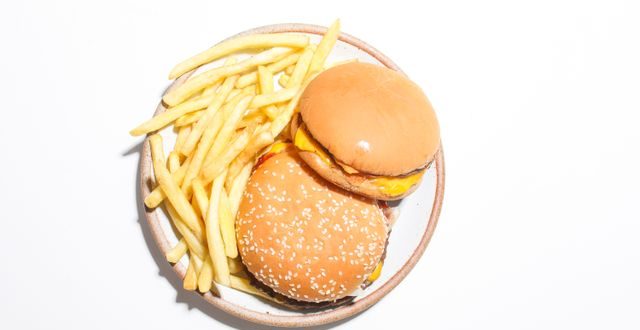 daftar makanan berkolesterol tinggi yang sebaiknya dibatasi atau dihindari